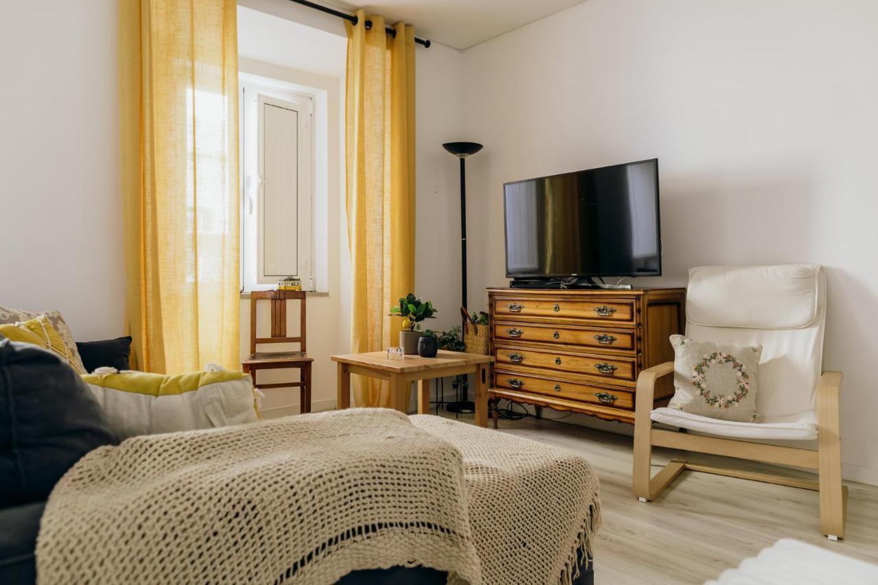 Casa Feijao No Centro De Setubal Villa Luaran gambar